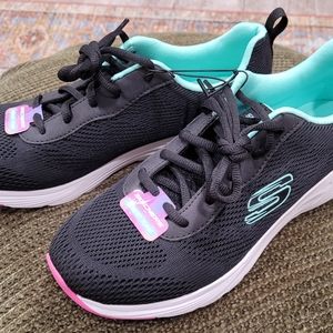 SKECHERS BLACK & MINT SNEAKERS WOMENS SIZE 9